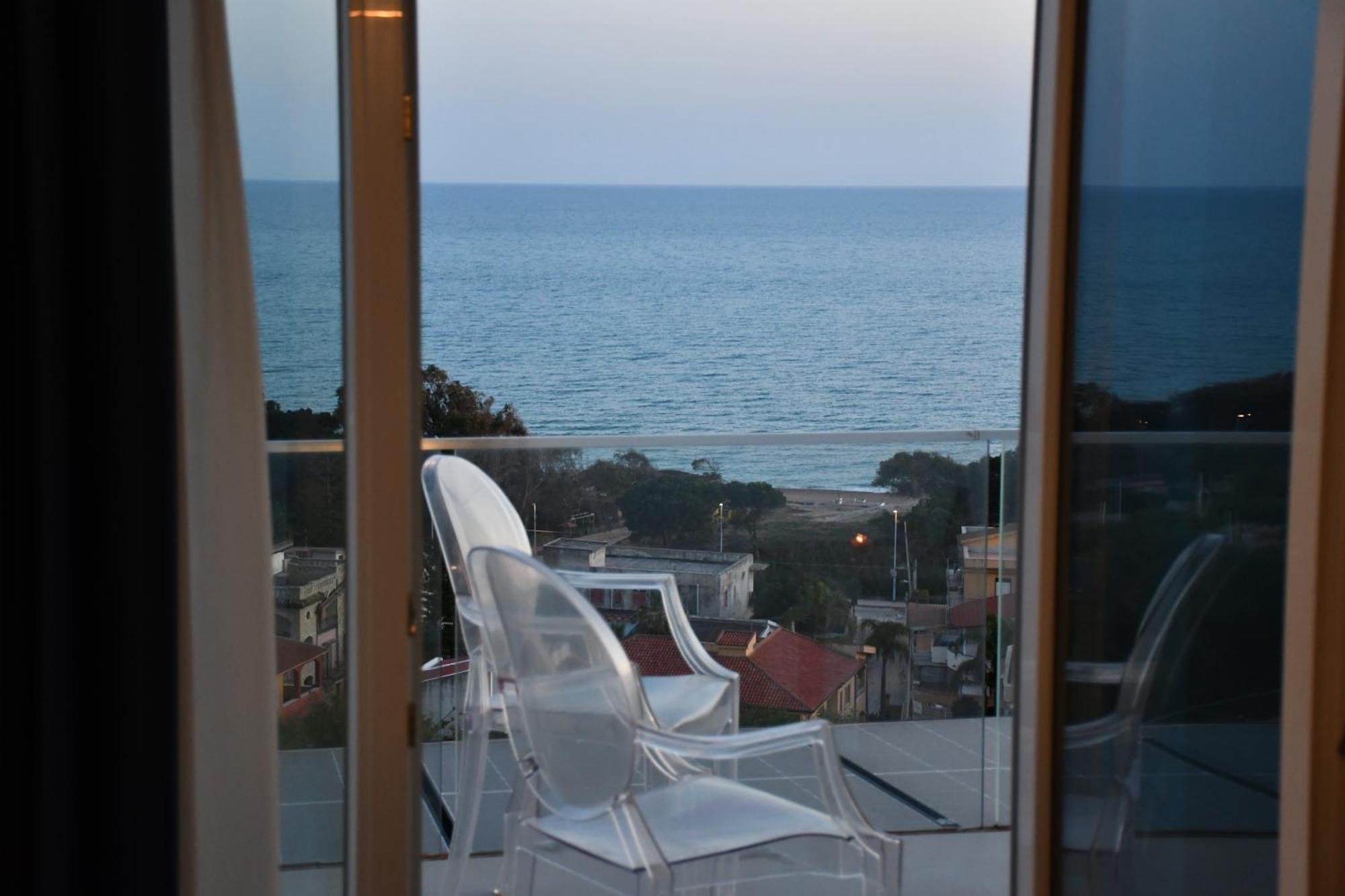 Terrazze Naos Hotel อากริเจนโต ภายนอก รูปภาพ