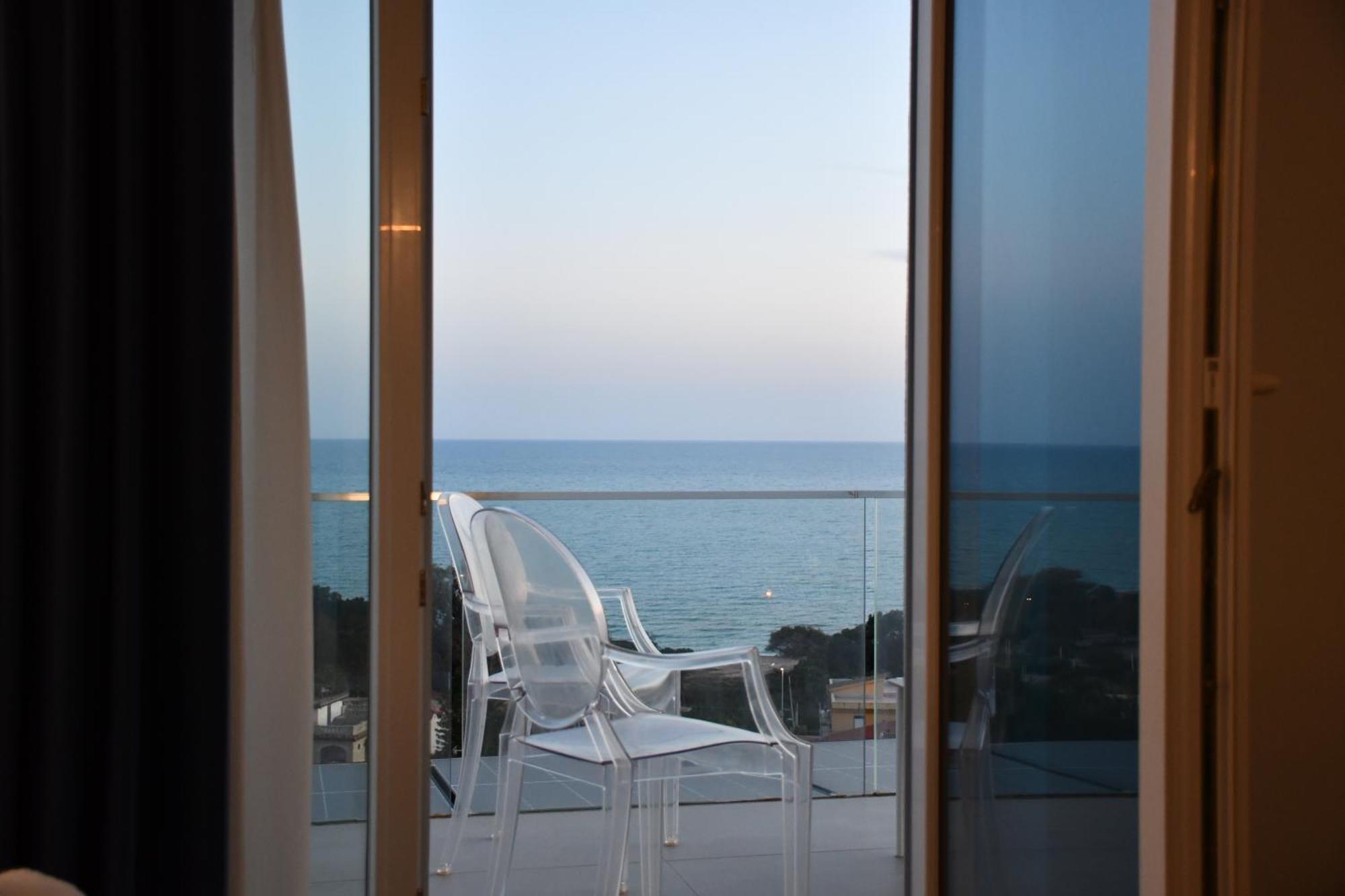 Terrazze Naos Hotel อากริเจนโต ภายนอก รูปภาพ