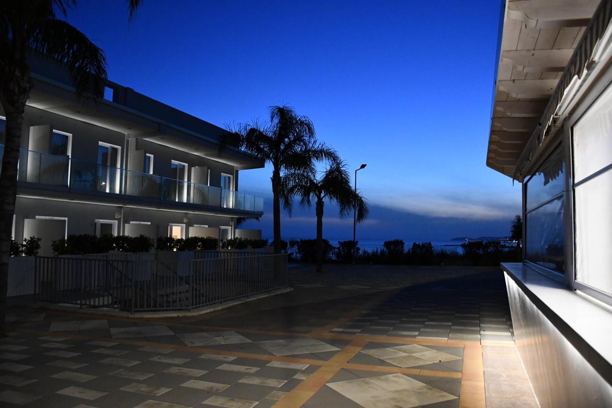 Terrazze Naos Hotel อากริเจนโต ภายนอก รูปภาพ